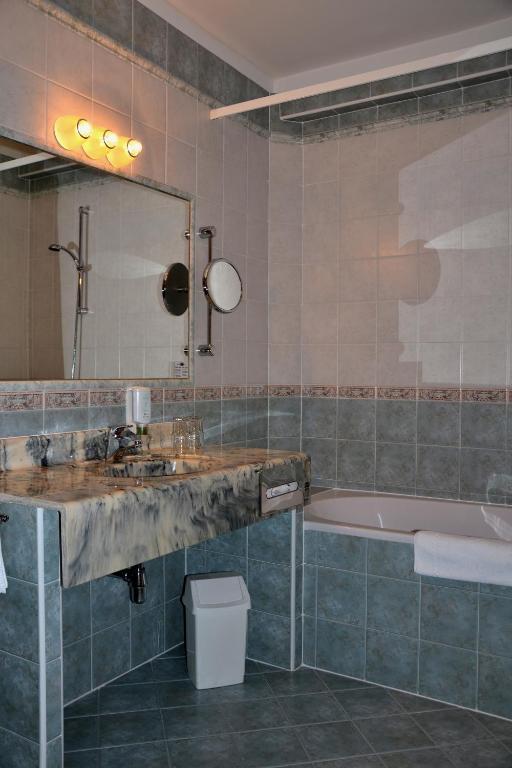 Hotel Dienstl Gut Launsdorf Habitación foto